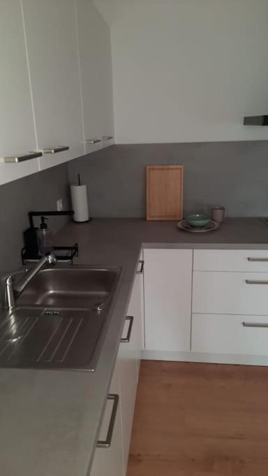 Neubau Ferienwohnung - Wallsbuell Wallsbull Buitenkant foto