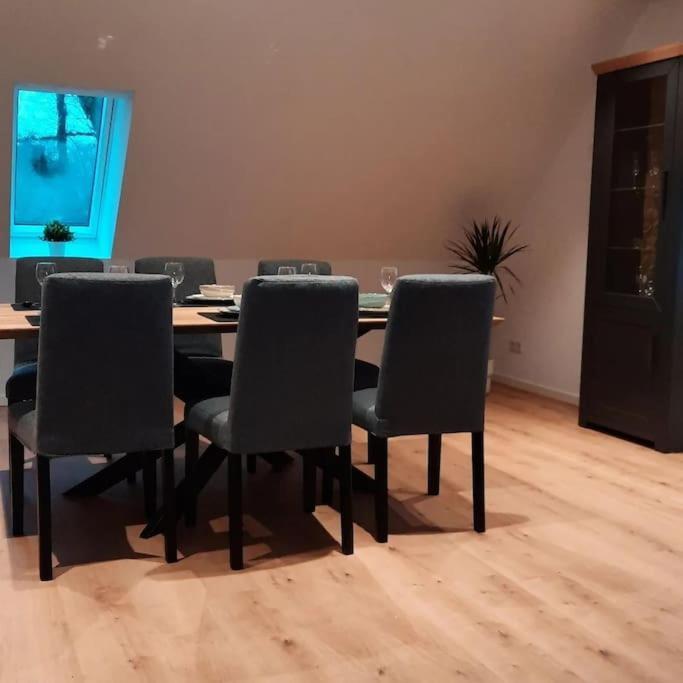 Neubau Ferienwohnung - Wallsbuell Wallsbull Buitenkant foto